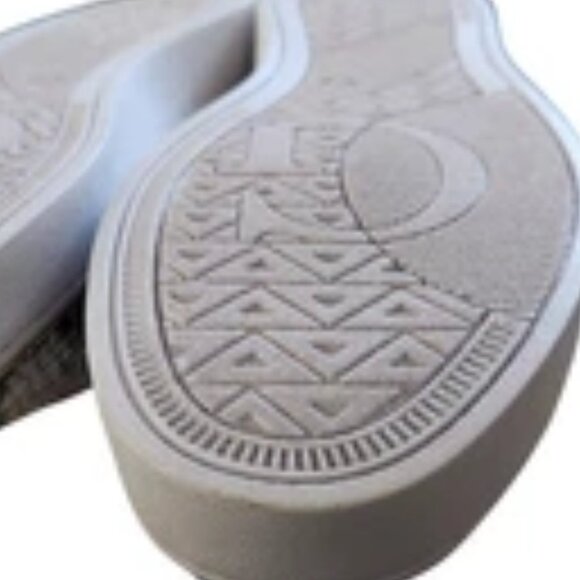 Guess Faux Snakeskin Slip-On Sneakers WOMENS Shoe Gold Trim Tan Brown GUC 8.5M - Picture 5 of 15